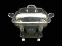 Alquiler de baņos maria rectangular simple de plata.