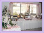 Centros de mesa y ramos de flores para fiestas.