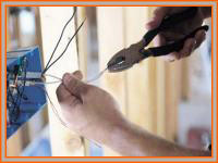 Instalacion y reparacion de cables en urgencias.