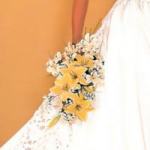 Floreria, tocado en flores naturales para vestido de novia.