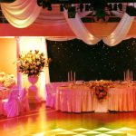 Decoracion de eventos con telas y organizacion de eventos con flores.