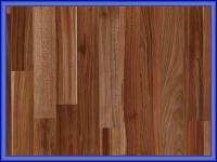 Piso flotante de madera de alto transito.