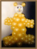 Escultura con globos de oso. Diseņos con globos para ambientacion de salones.