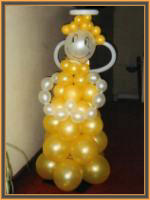 Escultura con globos de angel diseņos exclusivos para decoracion de salones.