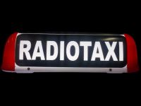 Fabrica de carteles moldeados para taxis.
