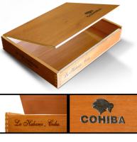 Cigarros y habanos, cajas y estuches de madera con logo.