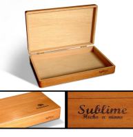 Impresas, cajas y estuches de madera con logo grabado a fuego.