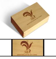 Estuches de madera con logo impreso.