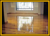 Madera de pisos entablonado roble blanco.